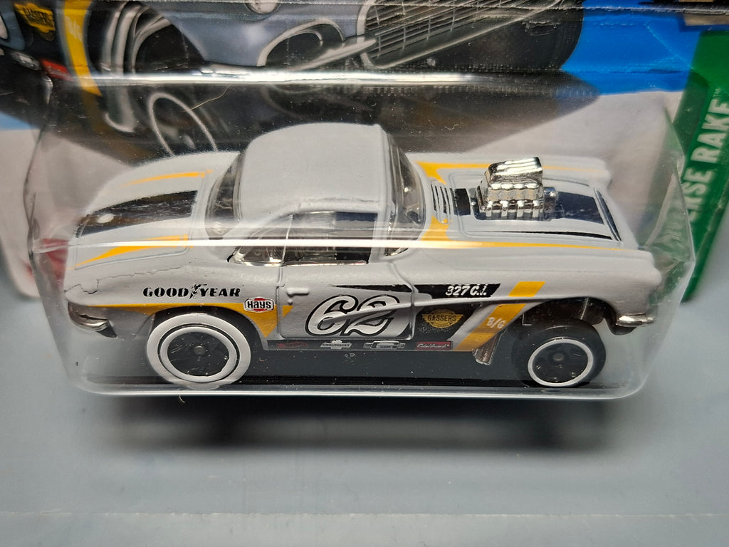 Hot Wheels '62 corvette    2025-182 (NP39)