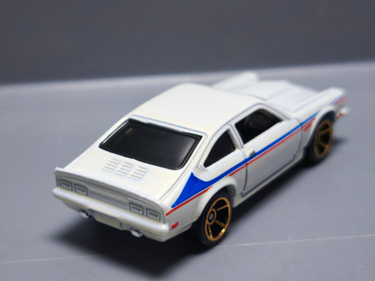 Hot Wheels Custom v8 vega 2010-129  (A25)