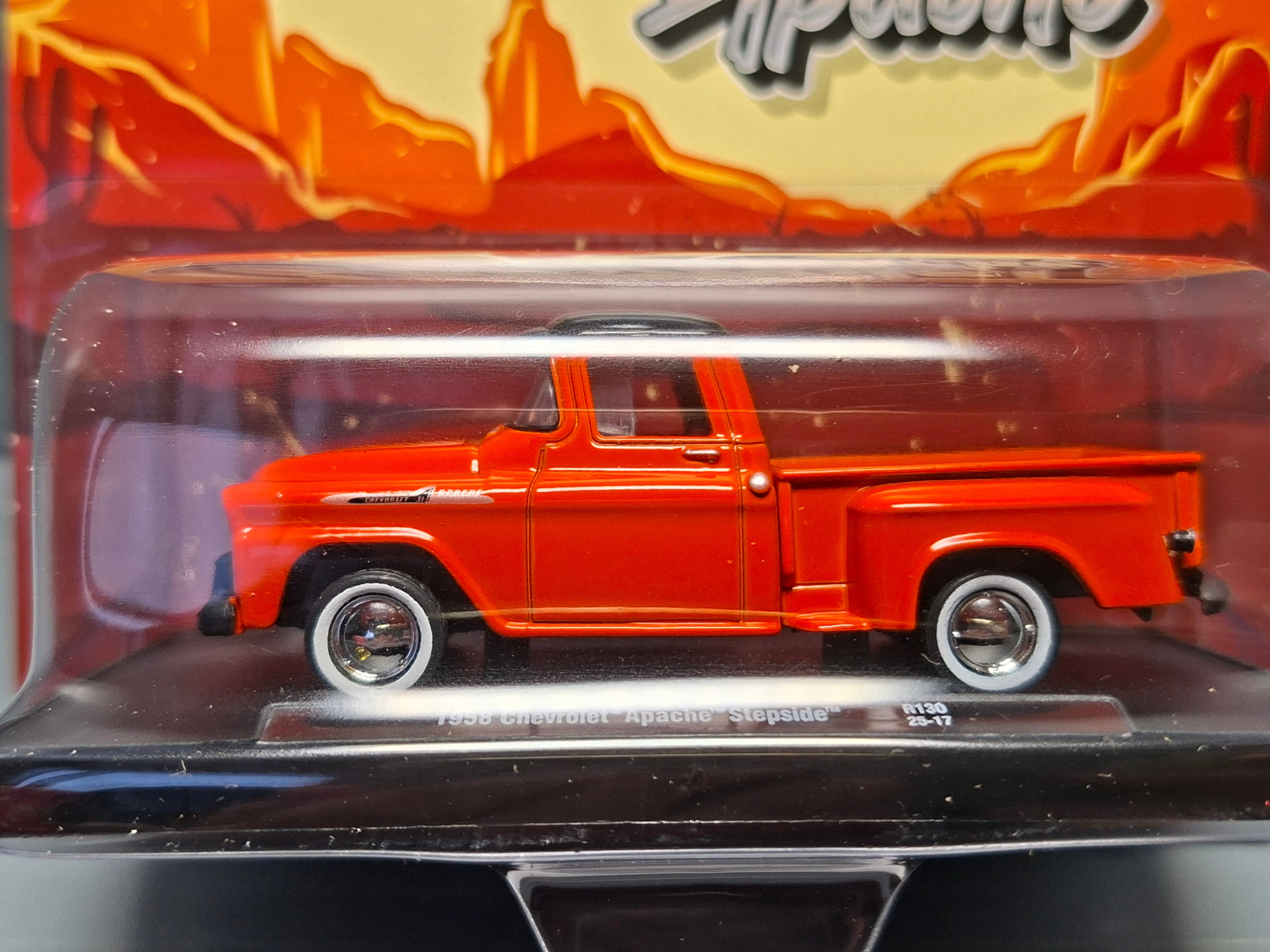 M2 Machines 2025 auto drivers R130 1958 Chevrolet Apache Stepside (NG52)