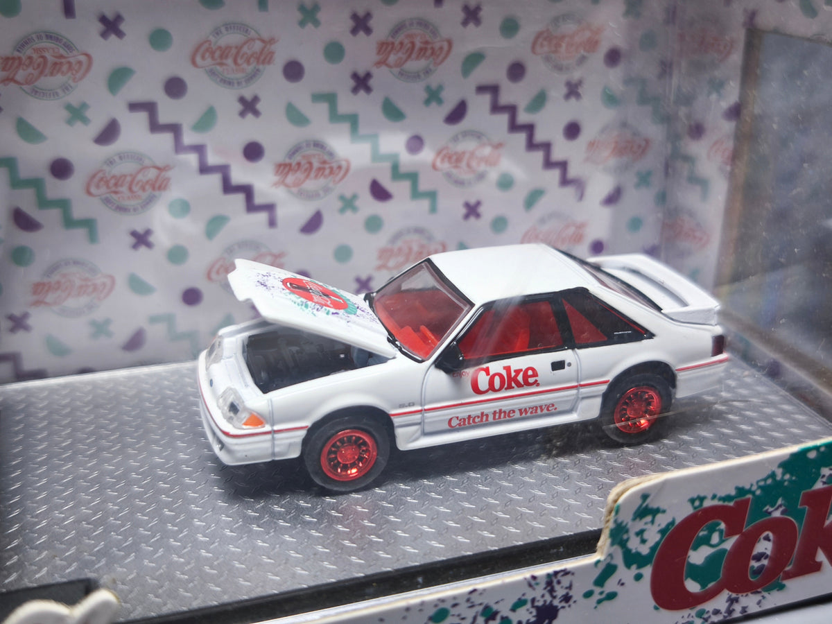 M2 Machines Chase Coca Cola 1990 Ford C-8000 & 1990 Ford Mustang GT (CT10)