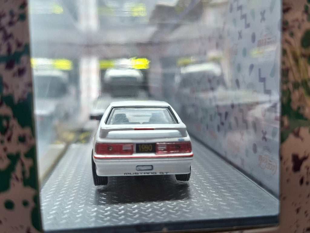 M2 Machines Coca Cola 1990 Ford C-8000 & 1990 Ford Mustang GT (CT07)