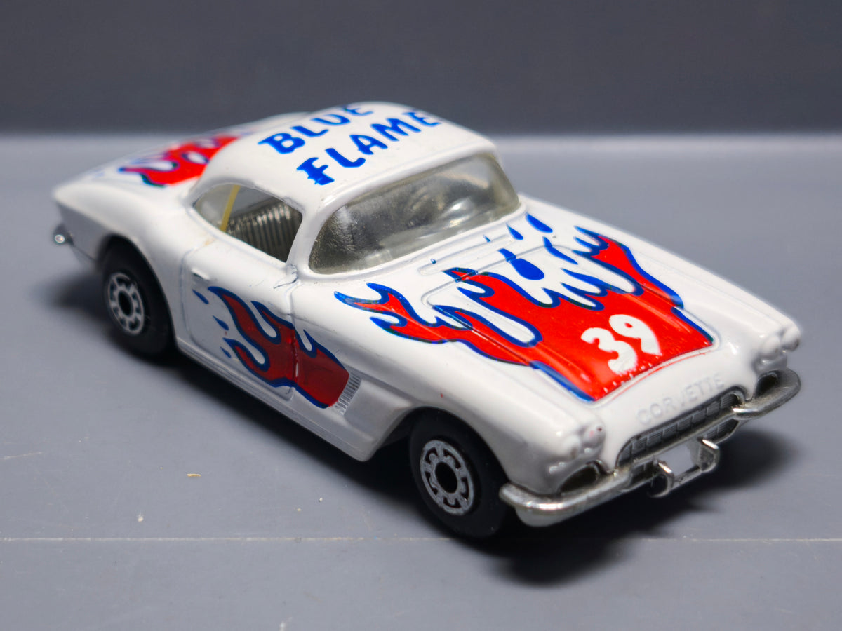 Matchbox 1983 mainline  1962 chevrolet corvette  (A06)