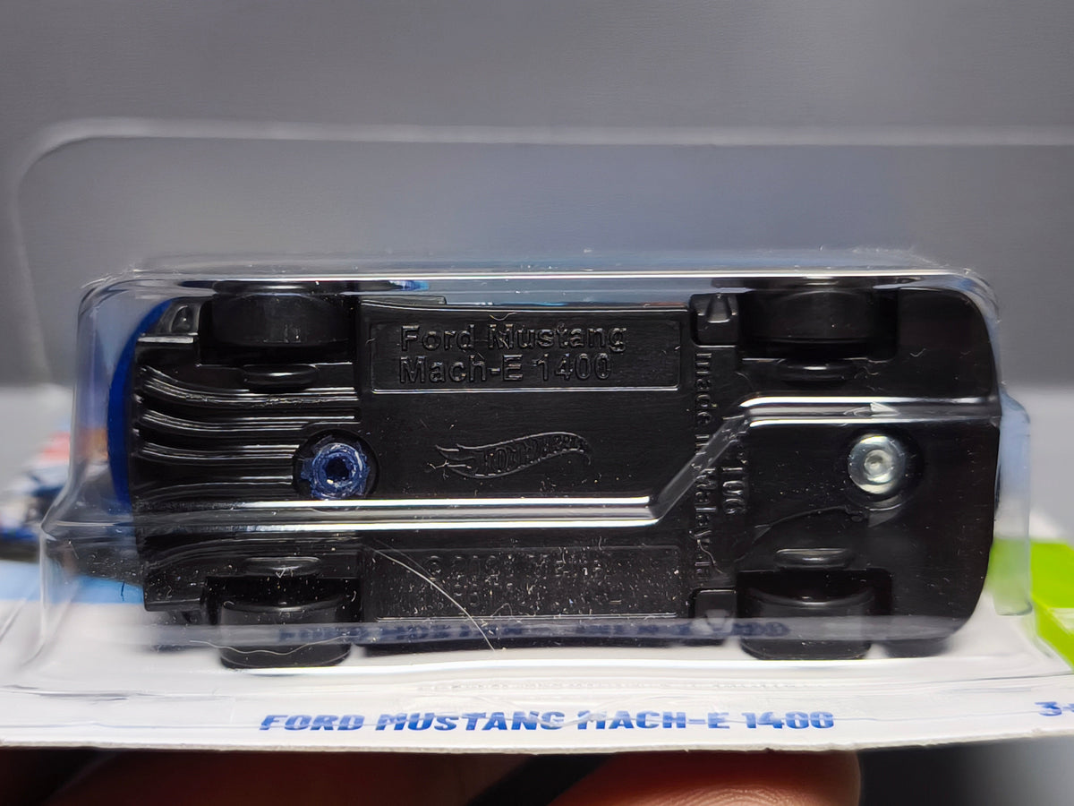 Hot Wheels Ford Mustang Mach-E 1400 2026-008 (NP36)
