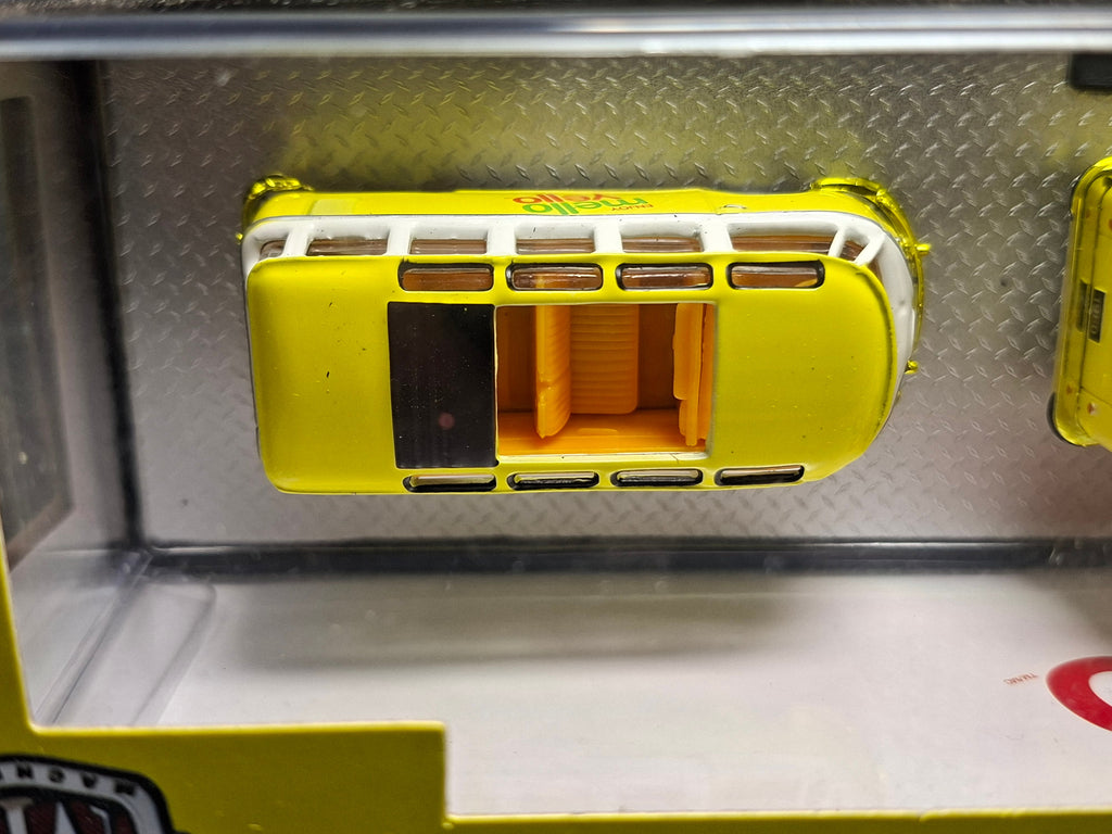 M2 Machines Coca Cola Mello Yello Volkswagen Double Cab Microbus Chase (CT08)