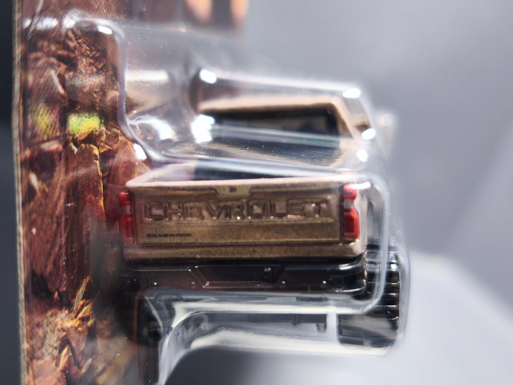 Hot Wheels Performance Truck 2019 chevrolet silverado trail boss LT (NP08)