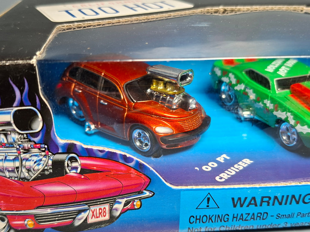 Muscle machines 2001 california too hot exclusive X-mas Pt cruiser camaro (CT10)