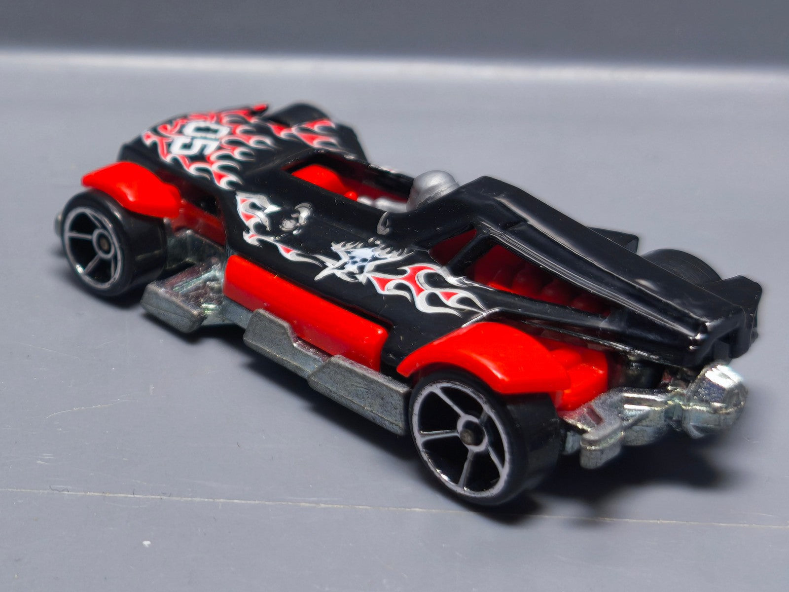 Hot Wheels 2009 connect car  Med-evil (A14)