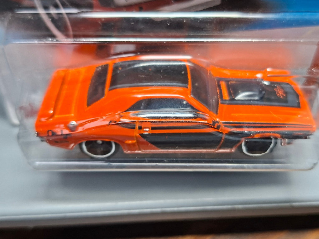 Hot Wheels '71 Dodge Challenger   2025-131  (NP02)
