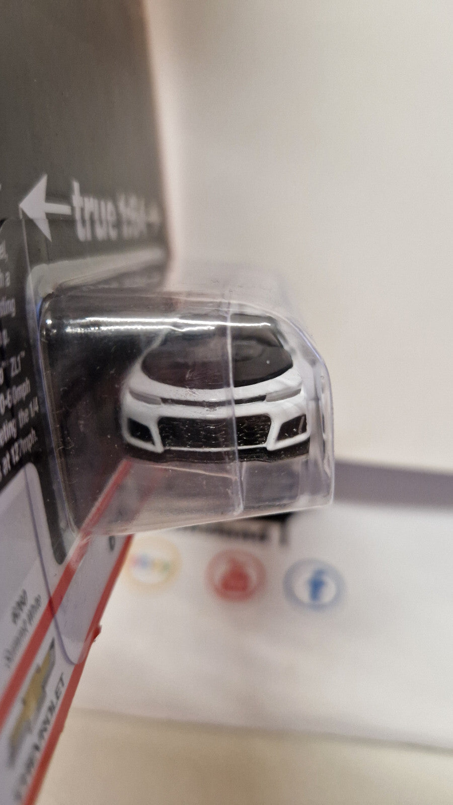 Auto World Modern Muscle 2019 Chevrolet Camaro ZL1, gloss white (NG47)