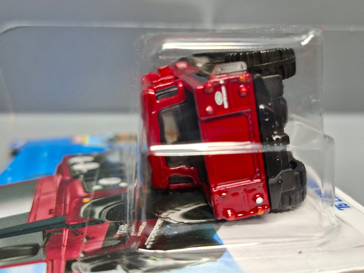 Hot Wheels '15 Land rover Defender double Cab   2025-179 (NP01)