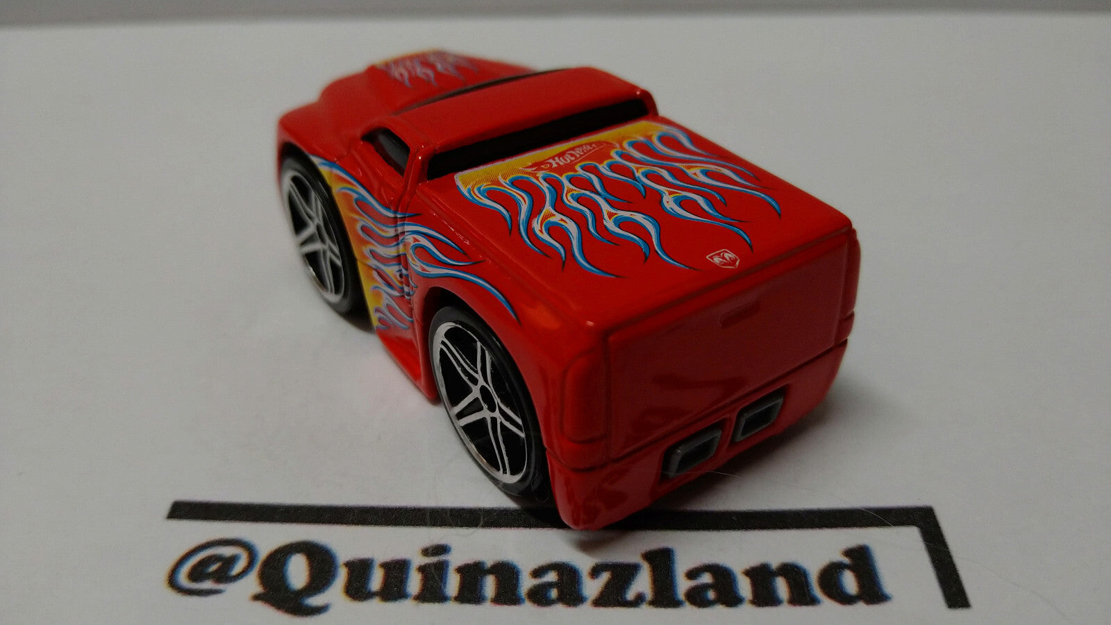 Hot Wheels Dodge ram pickup 2004-015  (A14)