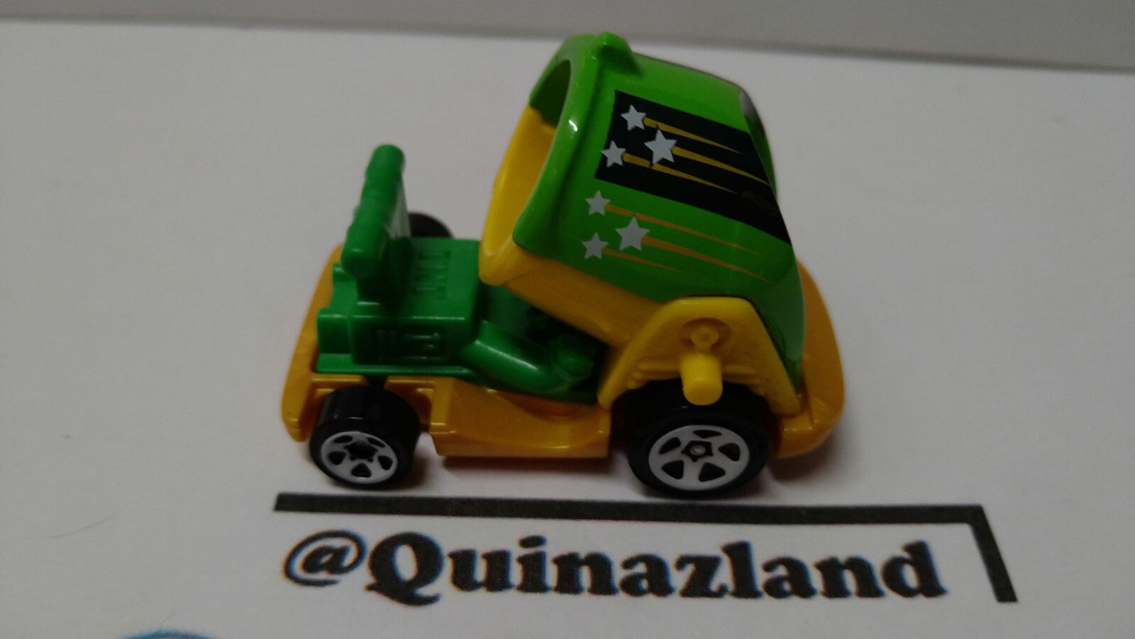 Hot Wheels Boom car 2017-163    (A14)