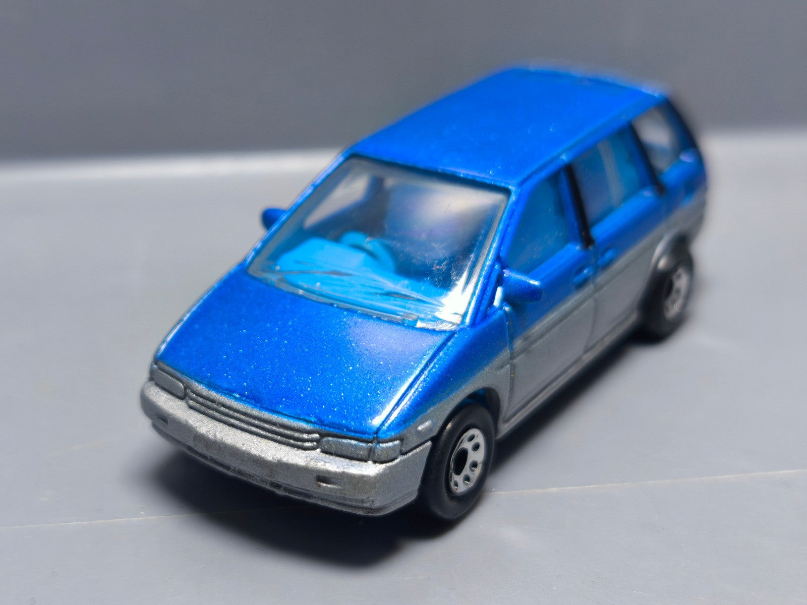 Matchbox 1987 mainline  Nissan prairie      (A20)