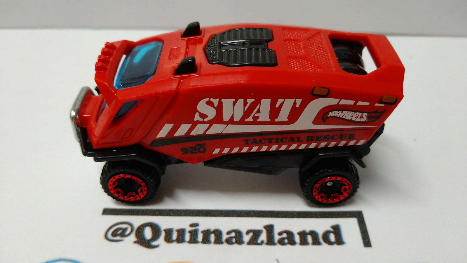 Hot Wheels Aero pod 2017- 162    (A14)