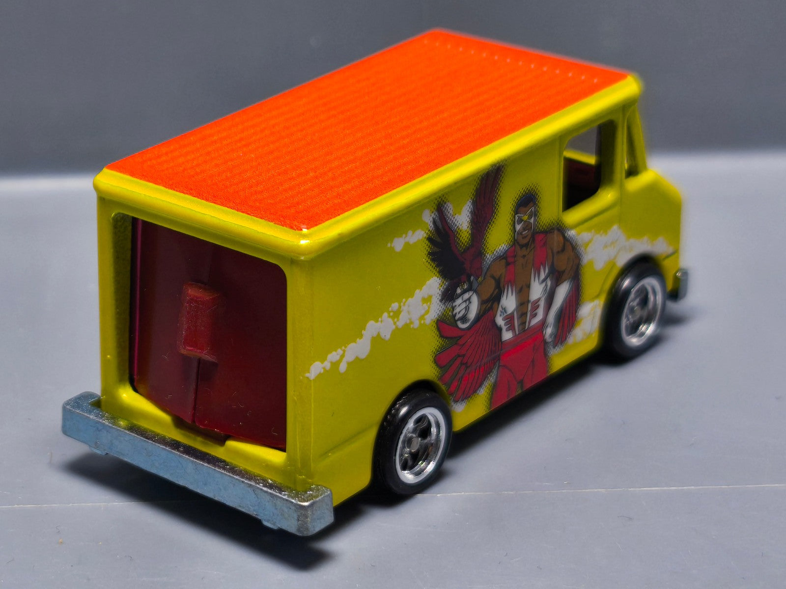 Hot Wheels Marvel Combat medic    (A21)
