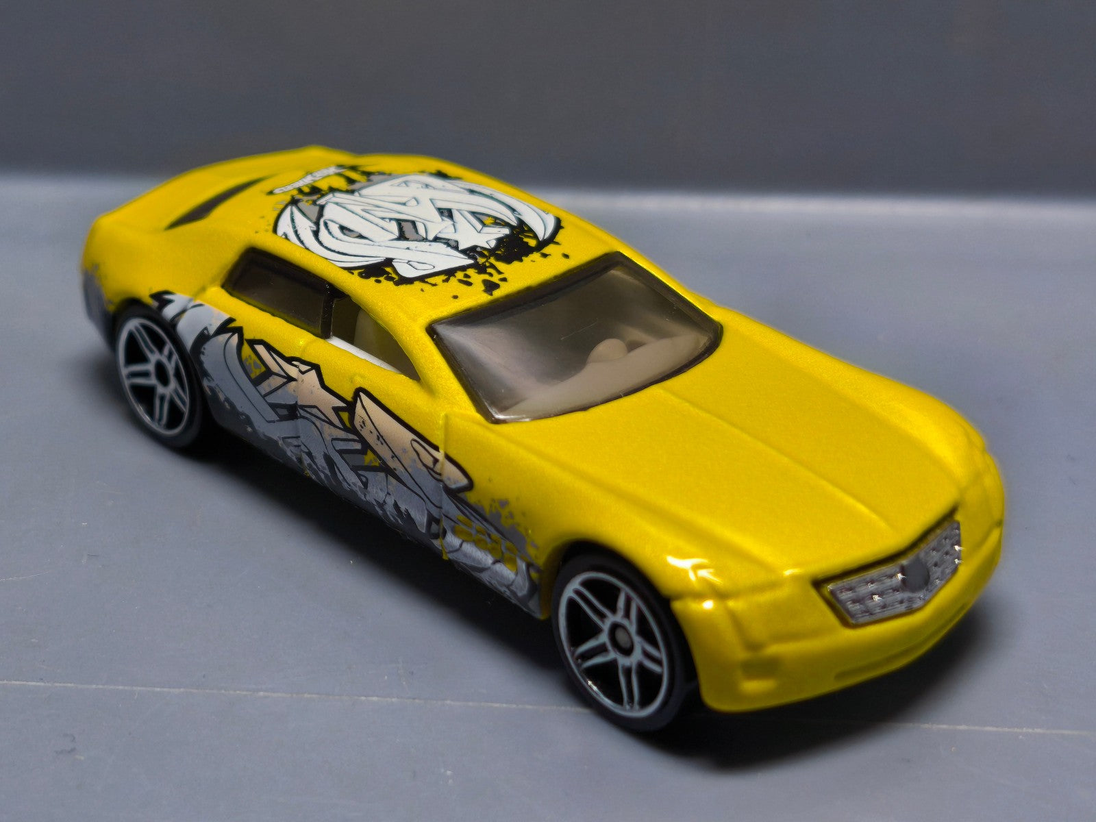 Hot Wheels Cadillac sixteen 2006-074   (A37)
