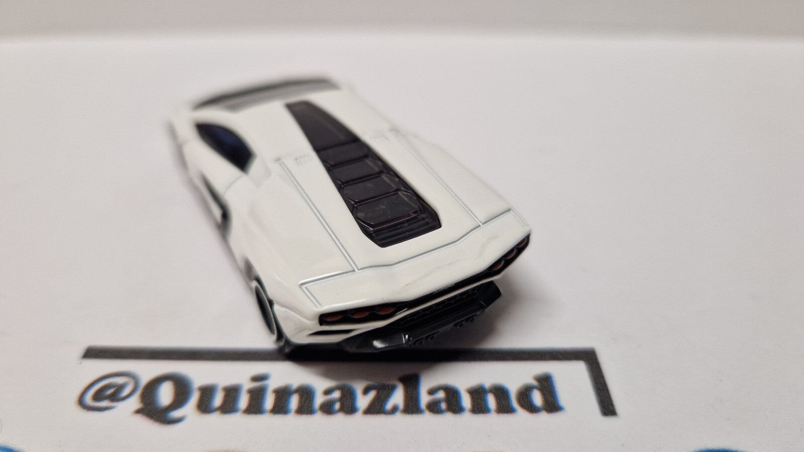 Tomica 2022 regular Lamborghini countach LPI 800-4 1/64 (CP06)