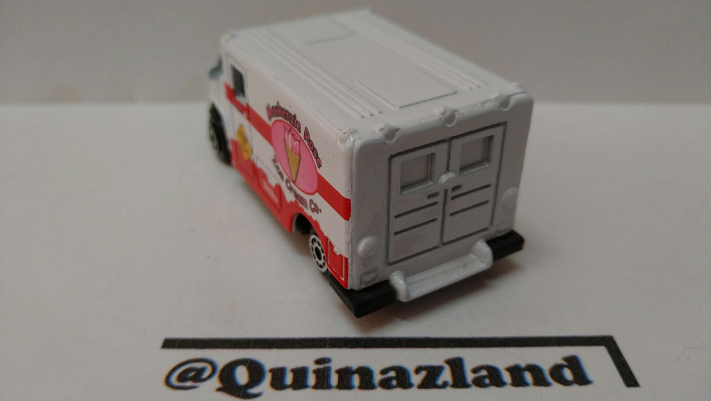 Tonka Maisto 2000 collection 2 Ice cream truck     (A09)