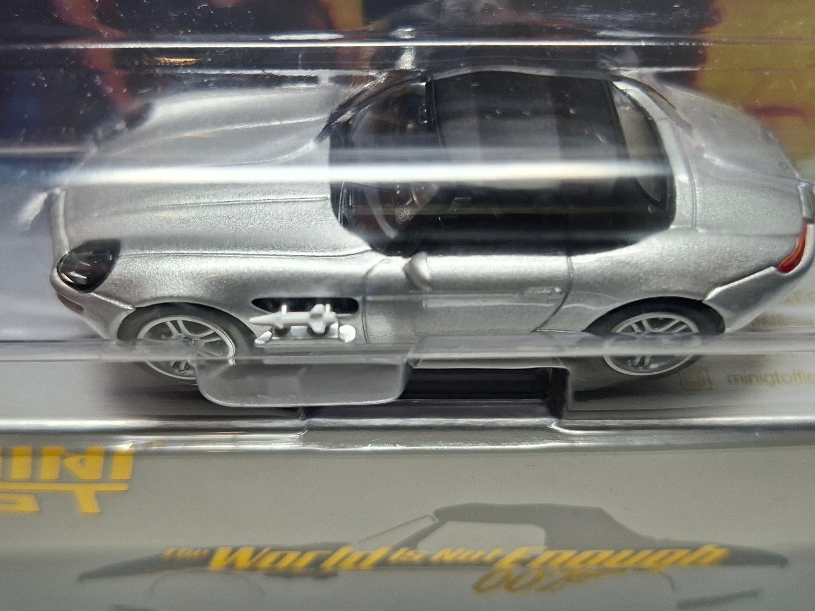 Mini GT 1999 BMW Z8 The World is not enough n° 906 (NG52)