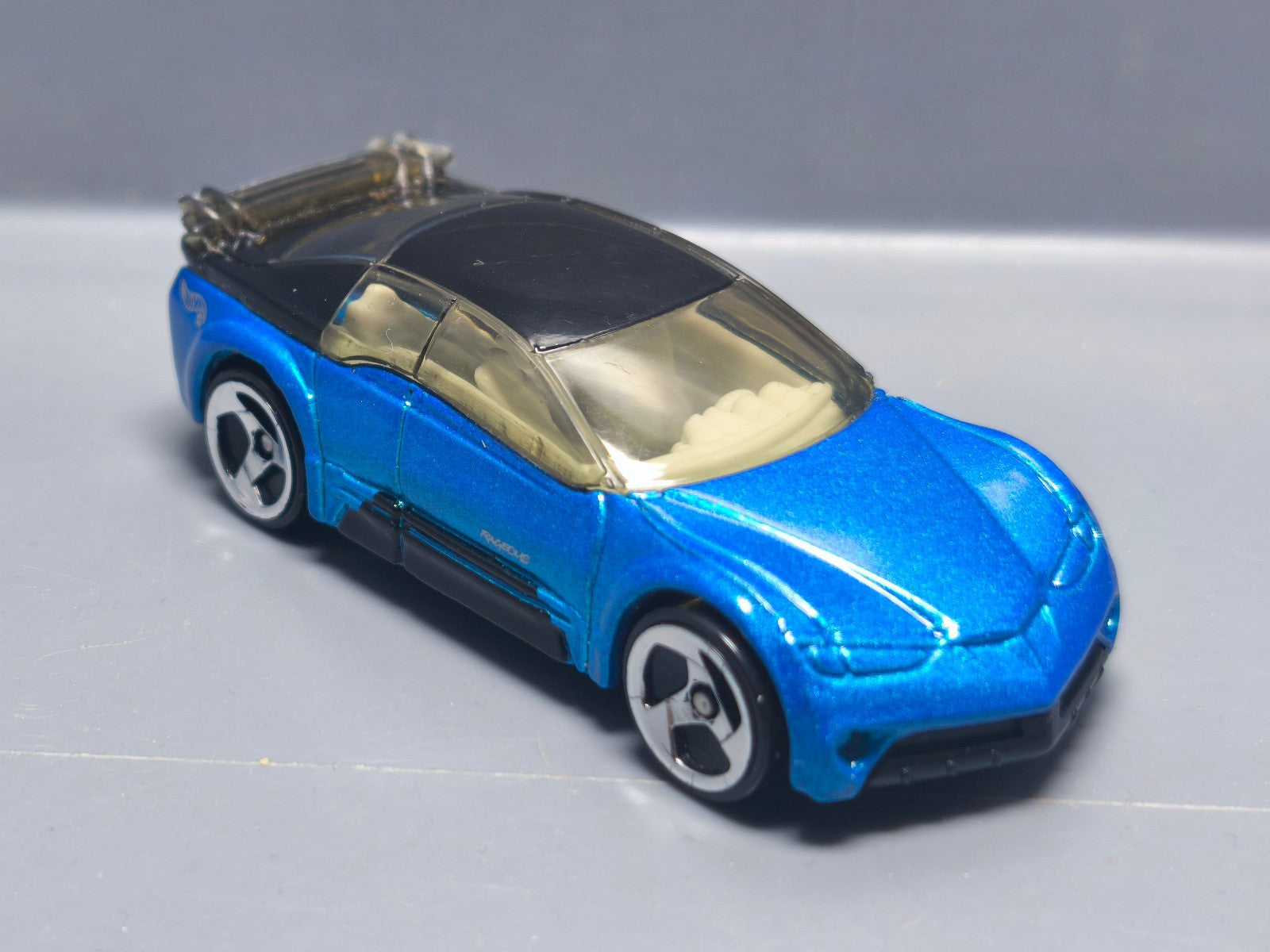 Hot Wheels Pontiac rageous version china bleue claire 2000-119  (A11)