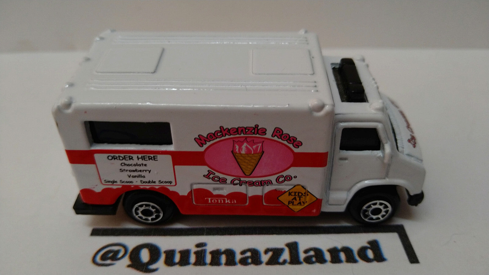 Tonka Maisto 2000 collection 2 Ice cream truck     (A09)