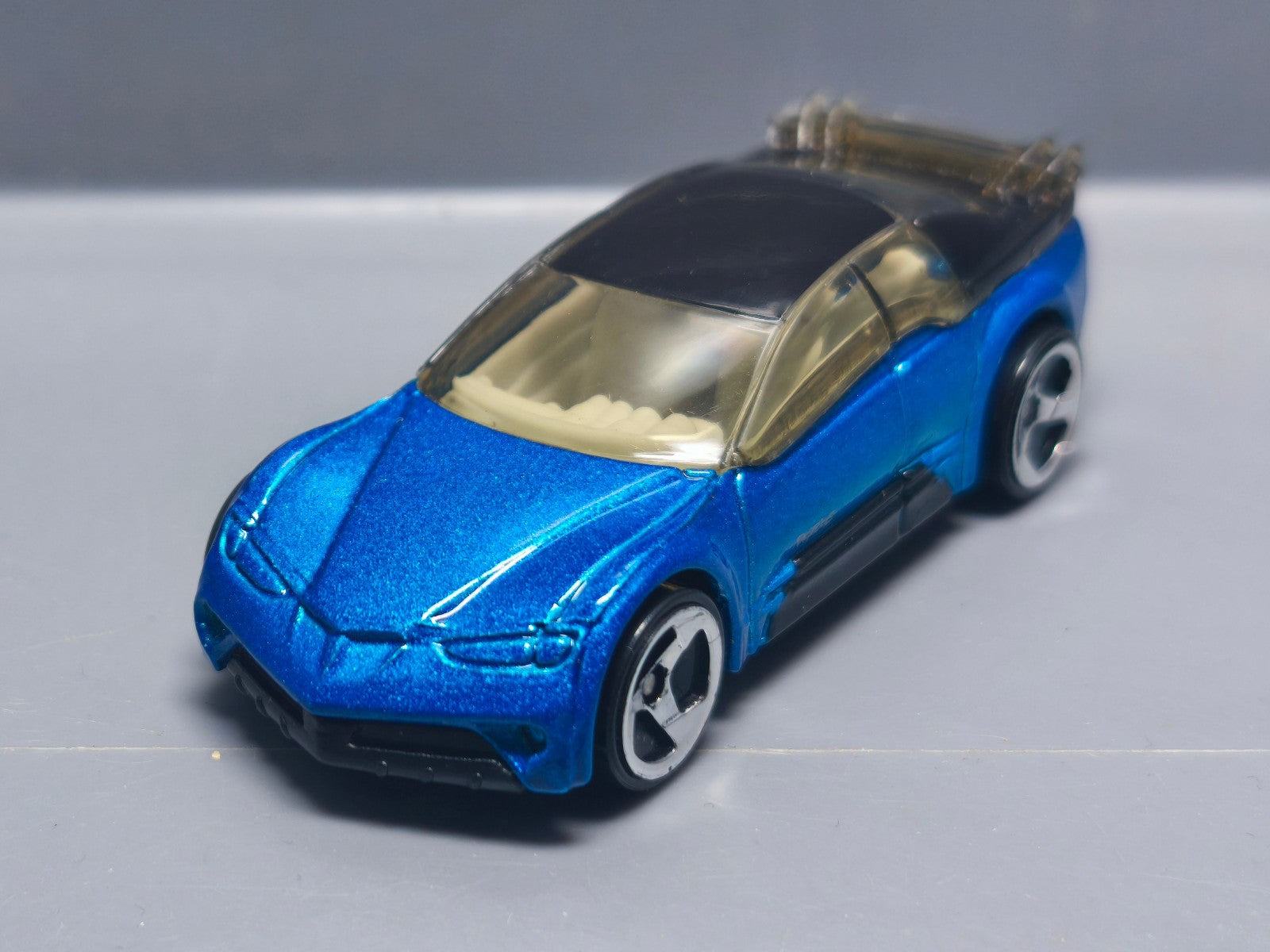 Hot Wheels Pontiac rageous version china bleue claire 2000-119  (A11)