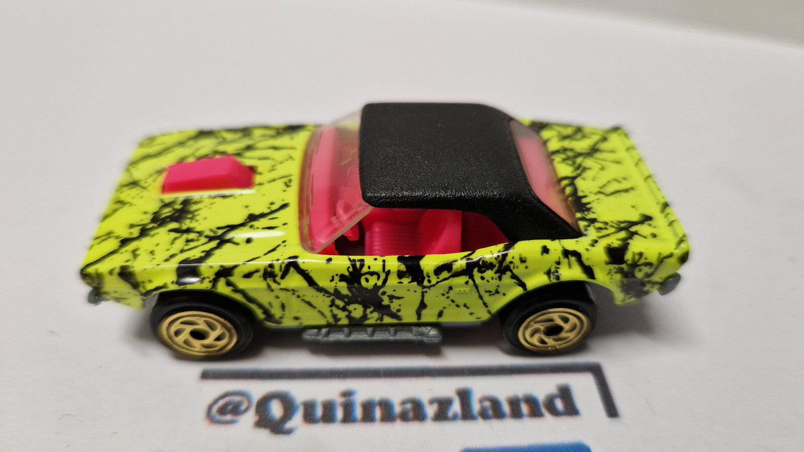 Matchbox 1994 mainline #1 Dodge challenger     (A29)