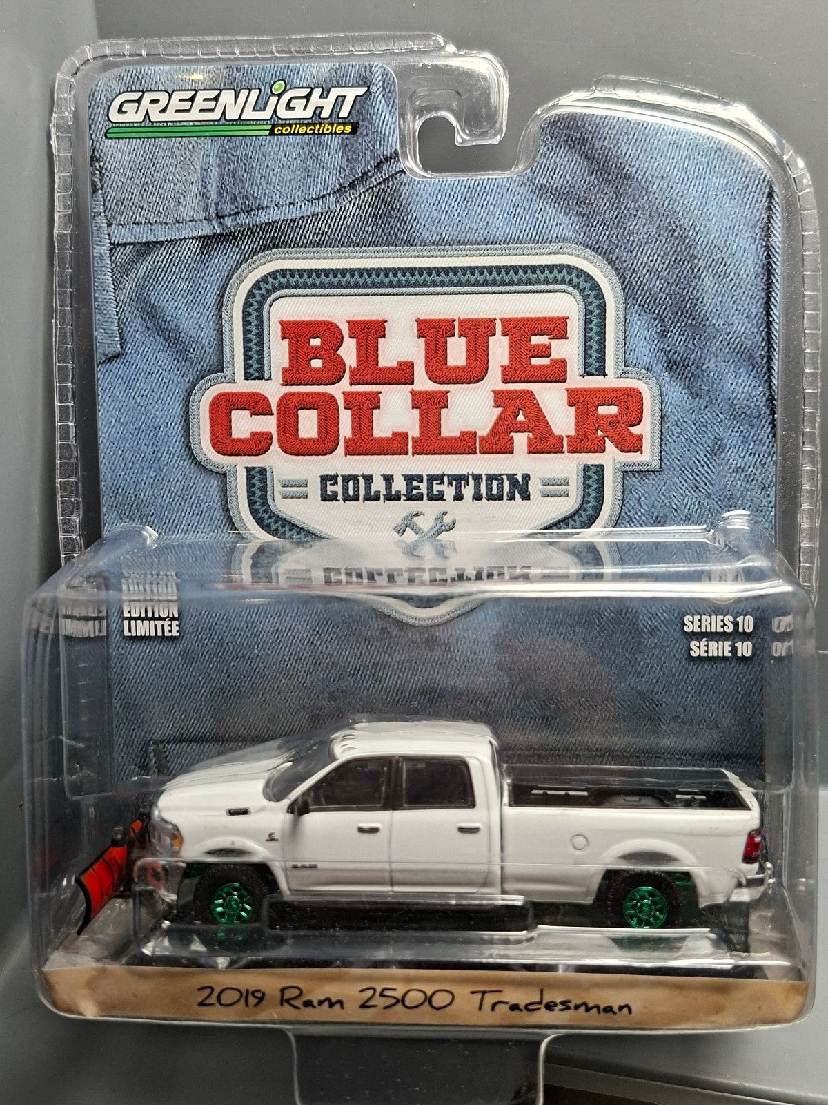 Greenlight Blue Collar 2019 Ram 2500 Tradesman Chase Green Wheels  (NG47)