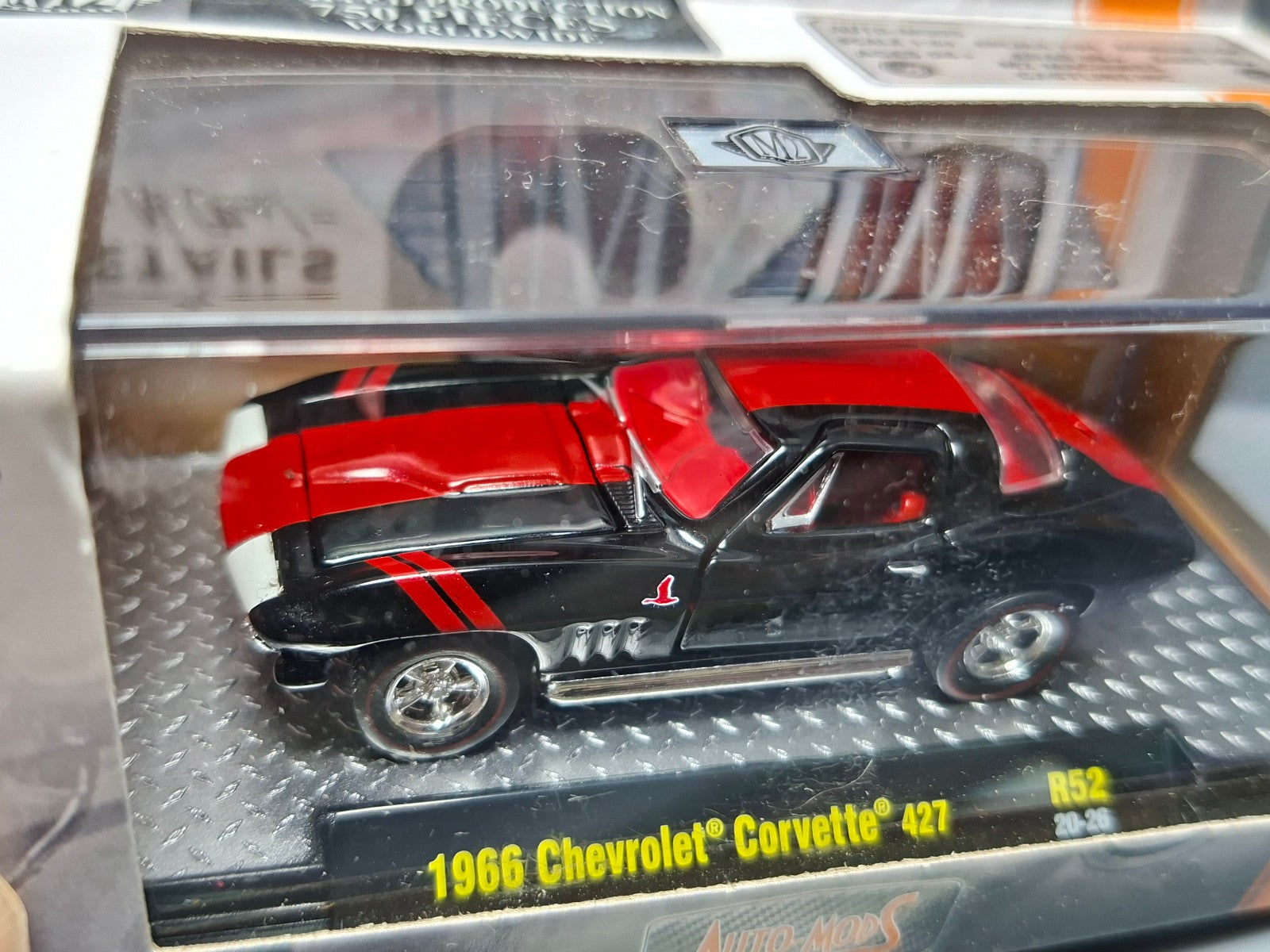 M2 Machines 1966 Chevrolet Corvette 427 Chase 750pcs (CP07)