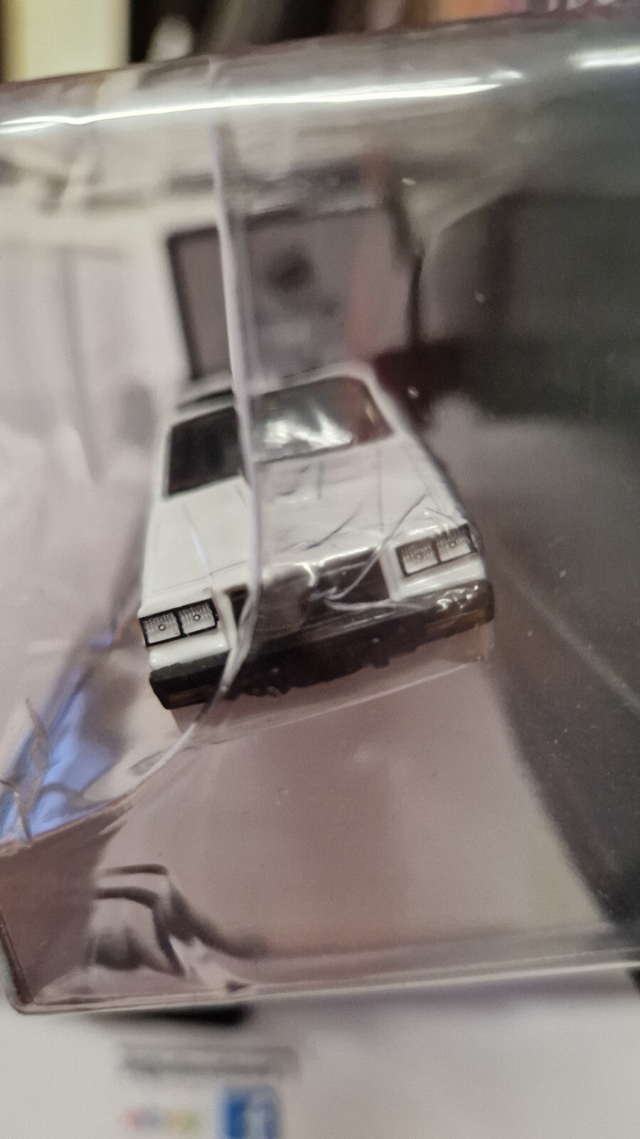 Maisto Design Tow & Go 1987 Buick Regal with T-Type Car Trailer (CT06)