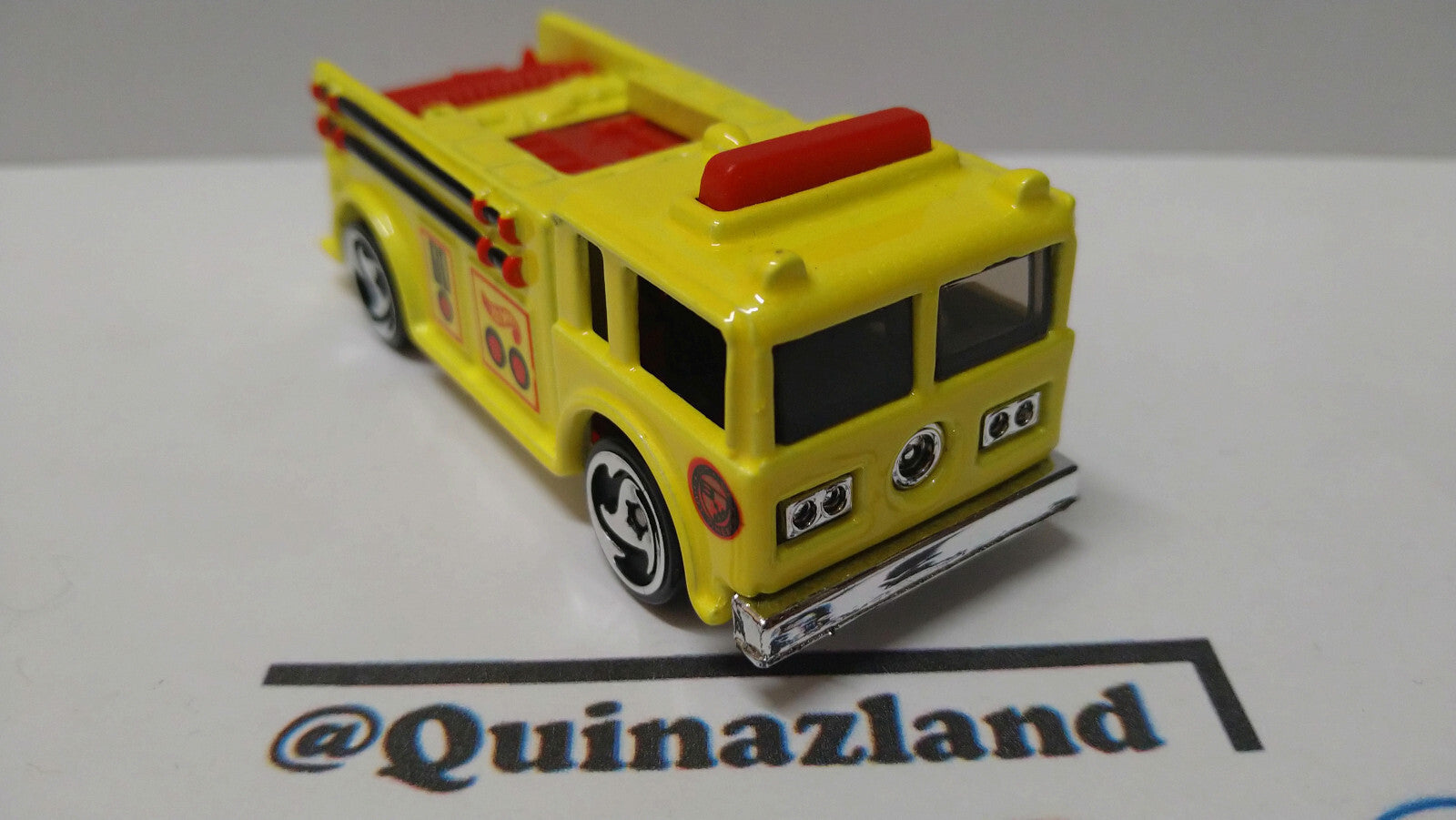 Hot Wheels Fire eater 1998-082 (A36)