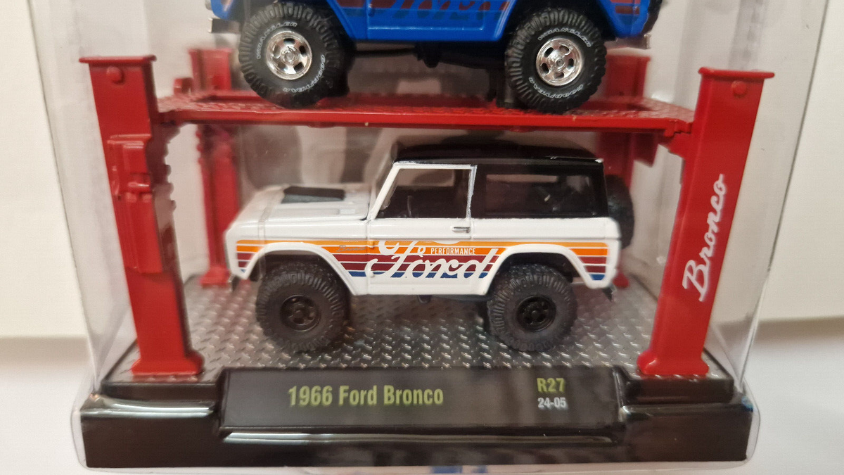 M2 Machines Auto-Lift Release 27 1966 Ford Bronco (NG49)
