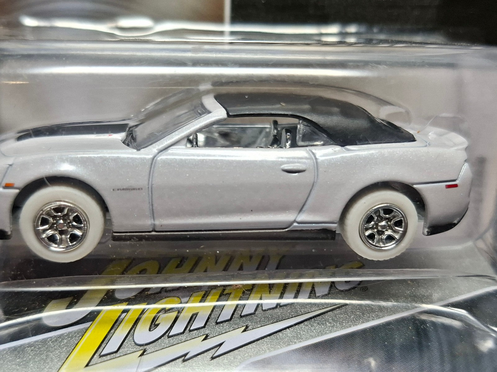 Johnny  Lightning Storage Tin 2012 Chevrolet Camaro ZL1 Convertible Chase (NG57)