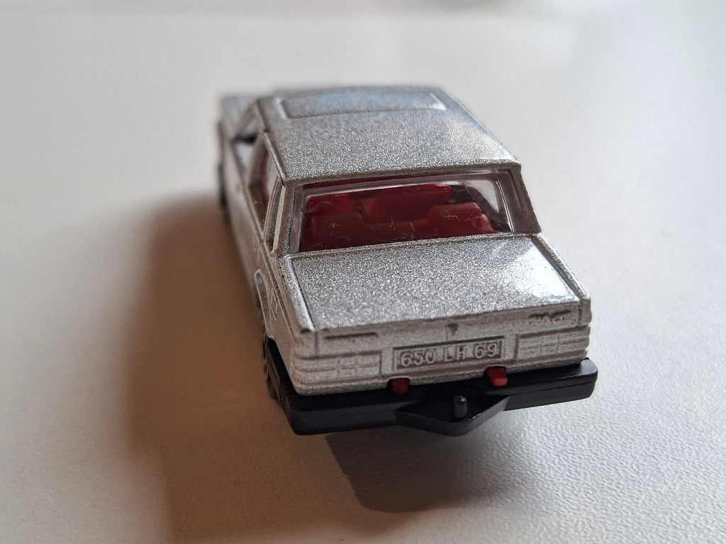 Majorette Club cadeau elf  Volvo 760 GLE  (A06)