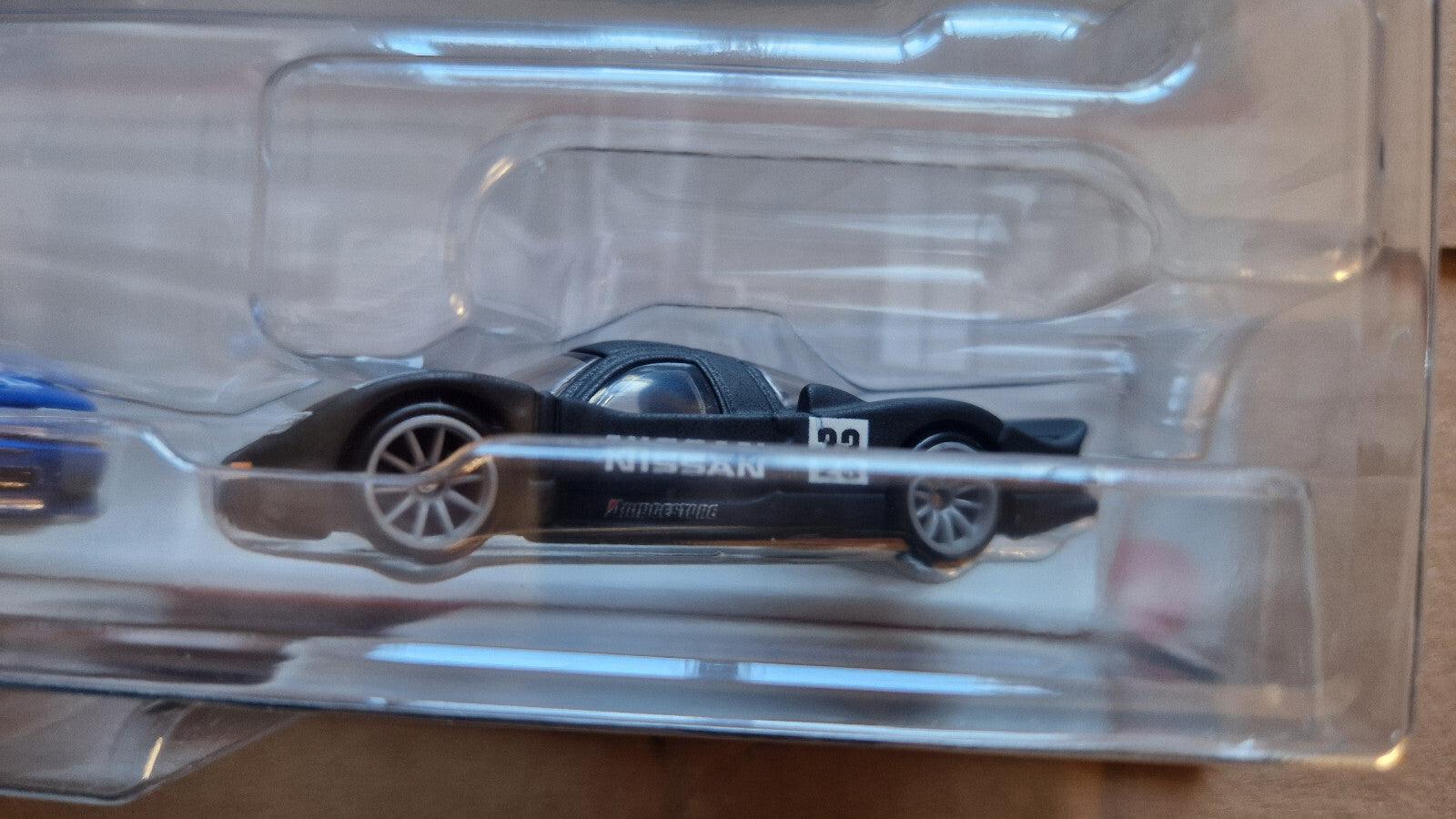 Hot Wheels Premium 2-pack ’94 NISSAN PRIMERA / NISSAN R390 GT1 (Cart)