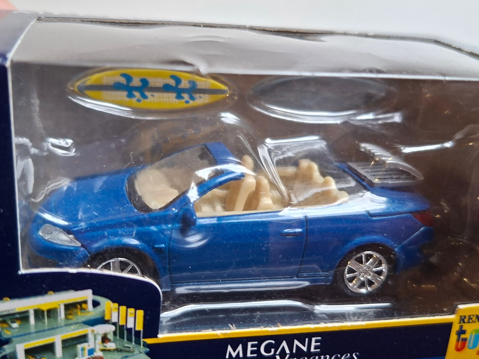 Universal hobbies 1/64 Renault Mégane Vacances surf   (DV013)