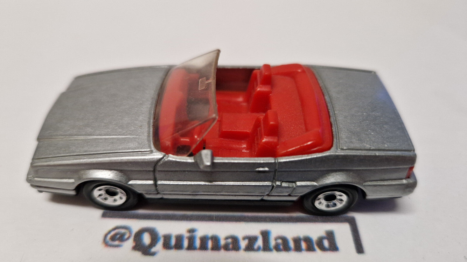 Matchbox 1990 mainline  Cadillac allanté  (A06)