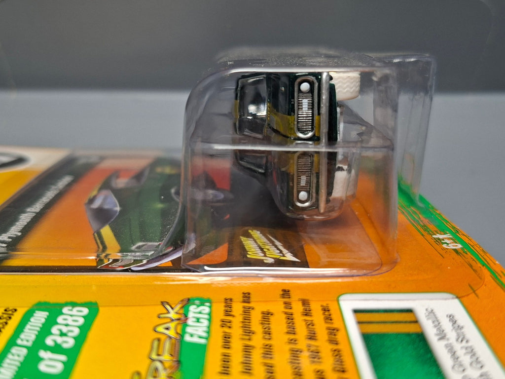 Johnny Lightning White lightning 1967 Plymouth Barracuda Custom (NG25)