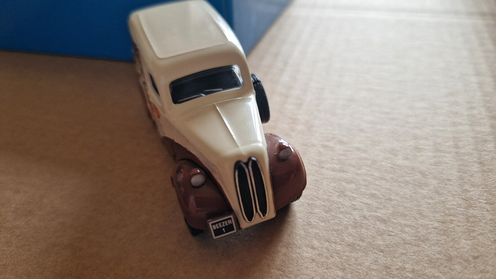 Corgi 1/43 Comic classics Ford popular van limitée à 6000 exemplaires   (ET)