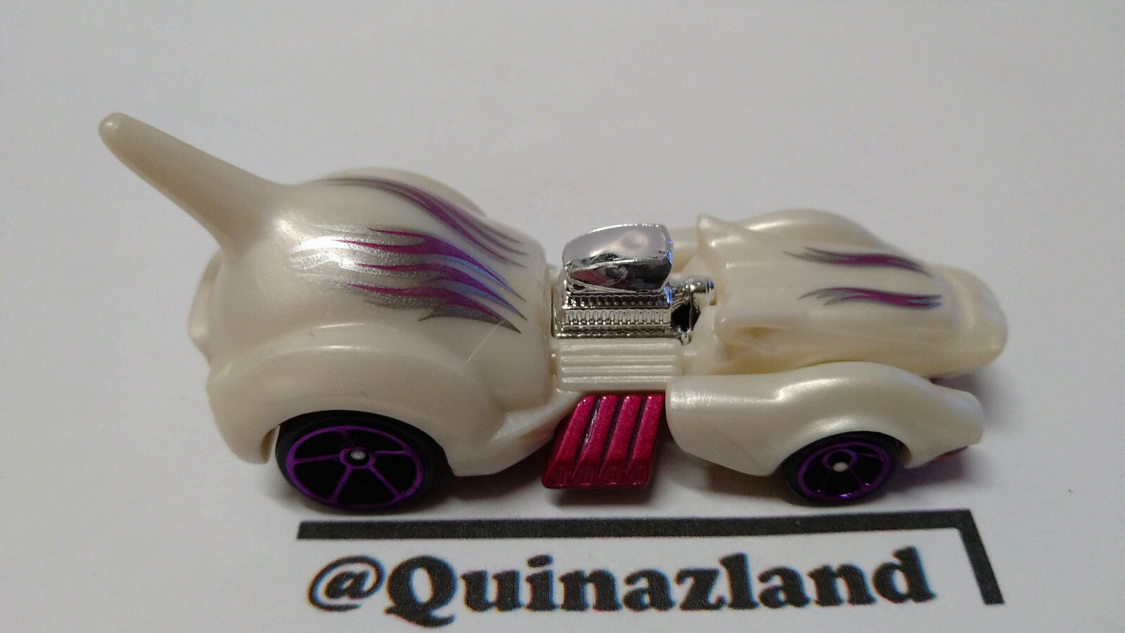 Hot Wheels Purrfect Speed 2017-123   (A21)