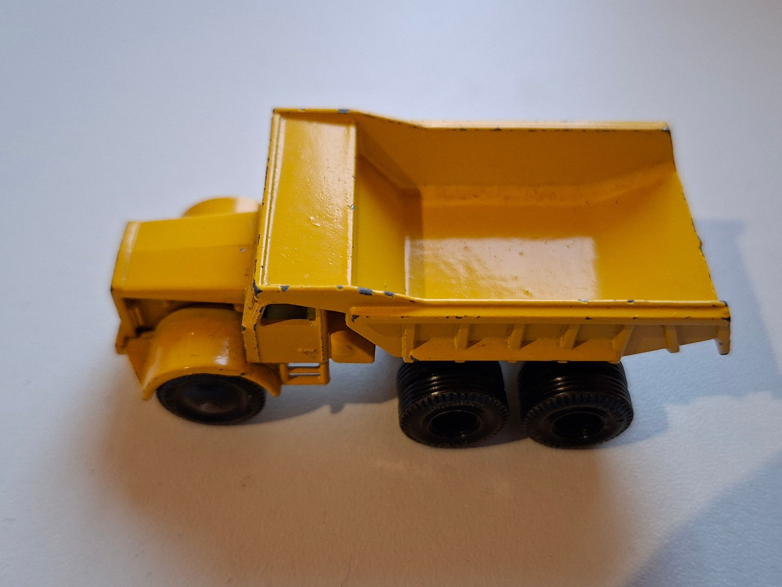 Matchbox Made in england  Euclid quarry dump truck   (A07)