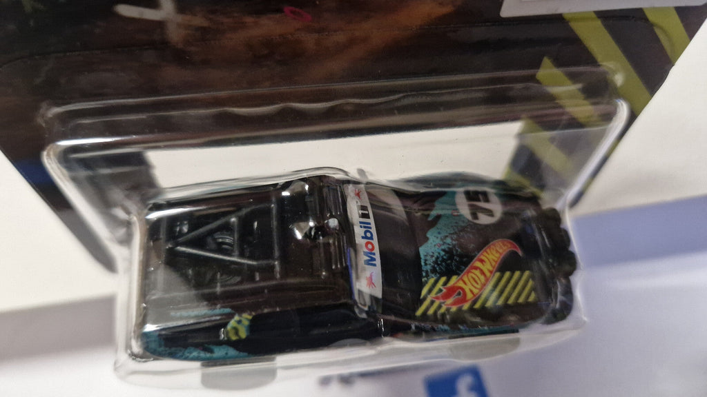 Hot Wheels 2024 RLC automaker's 75th anniversary  Porsche 944 dirtmeister (NP26)