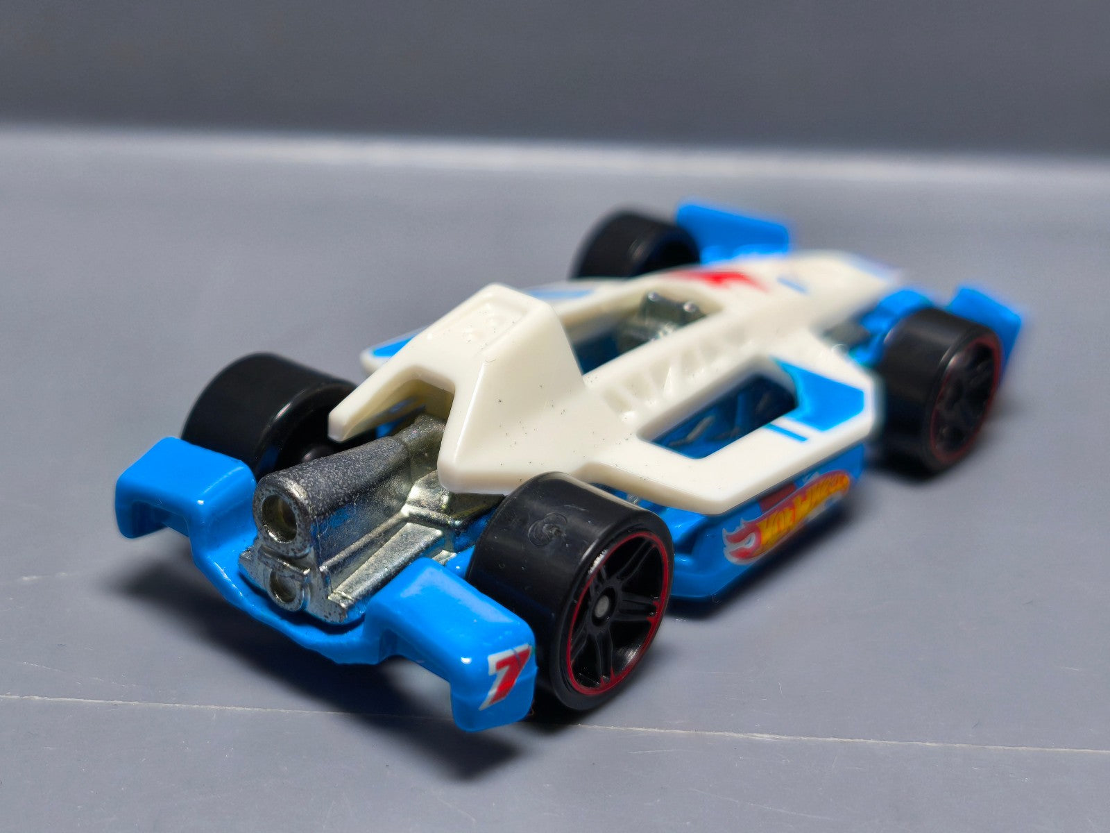 Hot Wheels   Arrow Dynamic 2013-110  (A11)