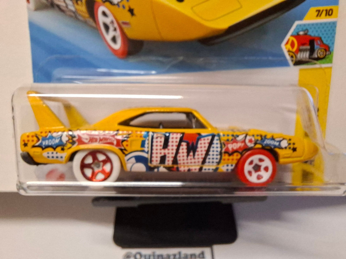 Hot Wheels '70  Plymouth superbird    2025-087 (NP15)