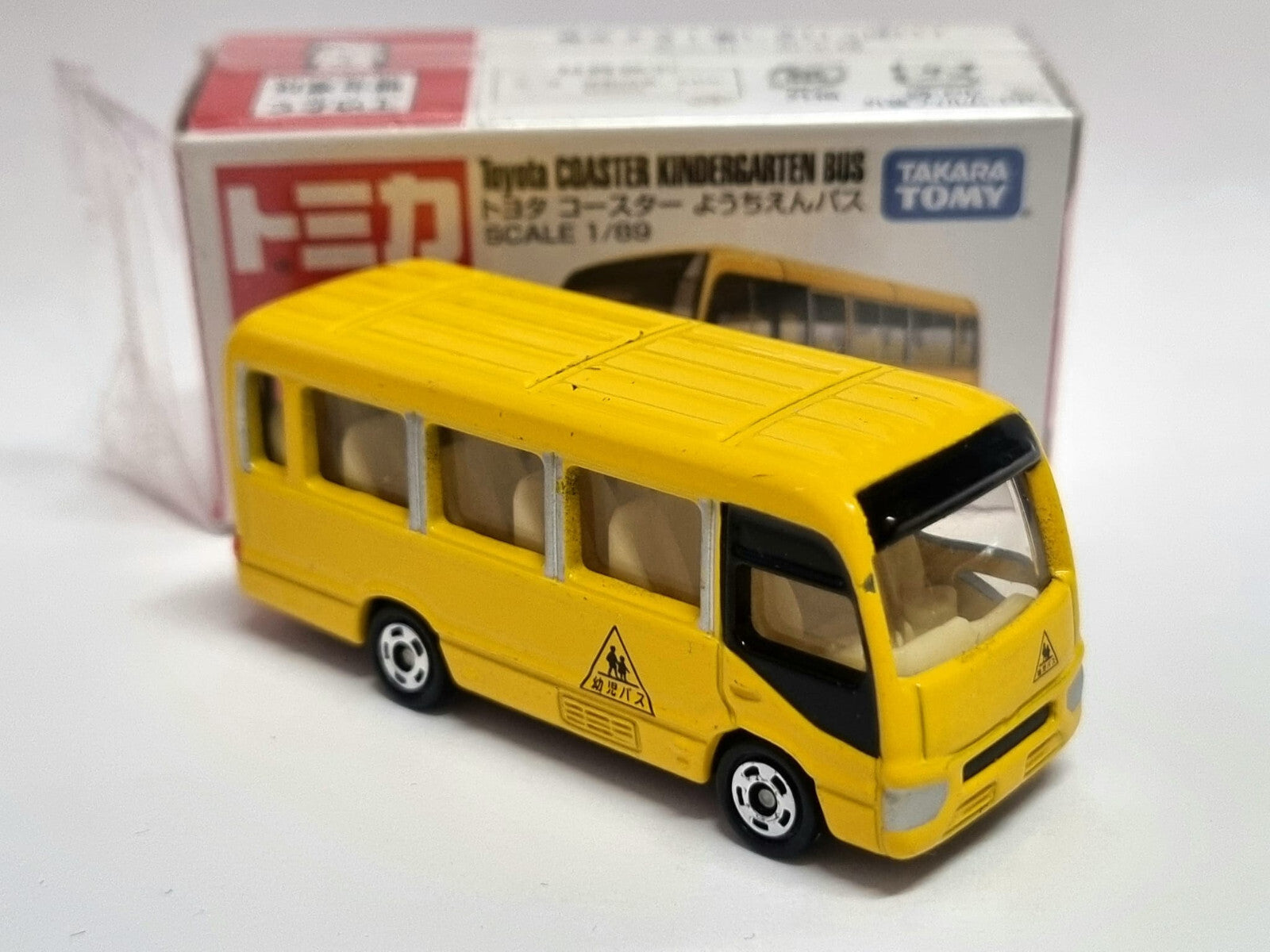 Tomica 2019 regular Toyota coaster kindergarten bus 1/89 (CP06)