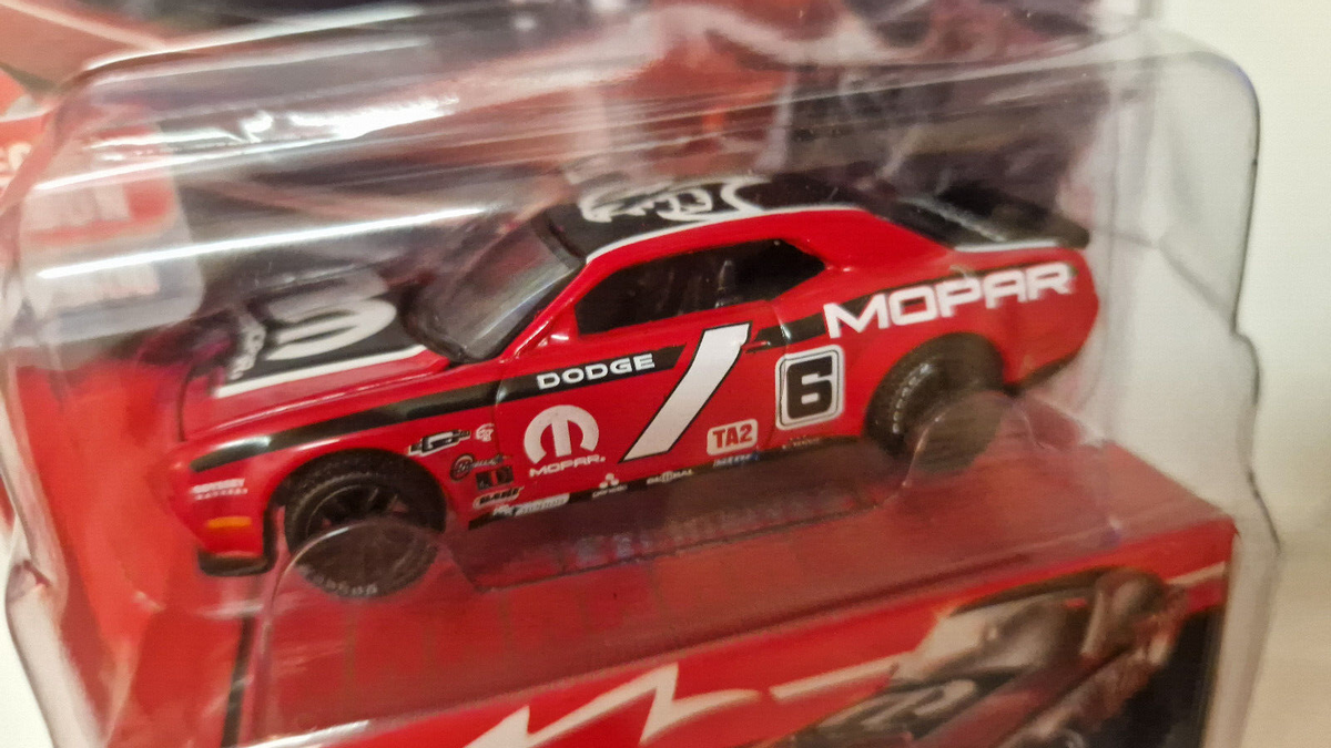 Auto World Mopar exclusive Mijo 2019 Dodge Challenger SRT Hellcat 3600pcs (NG79)