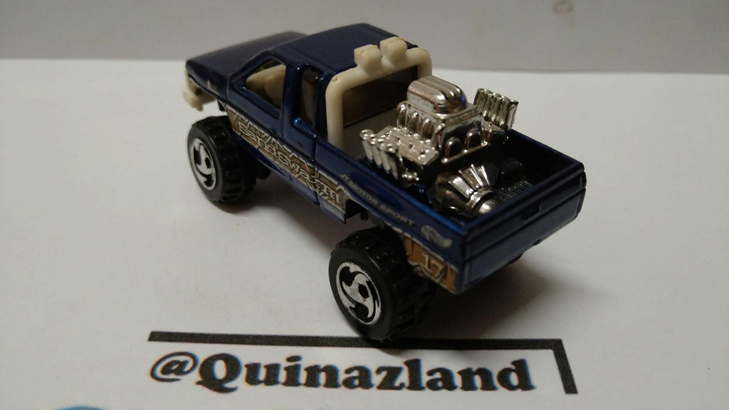 Hot Wheels Nissan hardbody 1999 multipack  (A16)