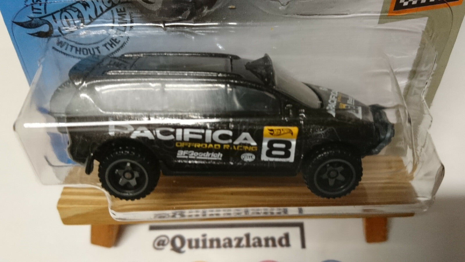 Hot Wheels Chrysler Pacifica 2020-051 (NP20)