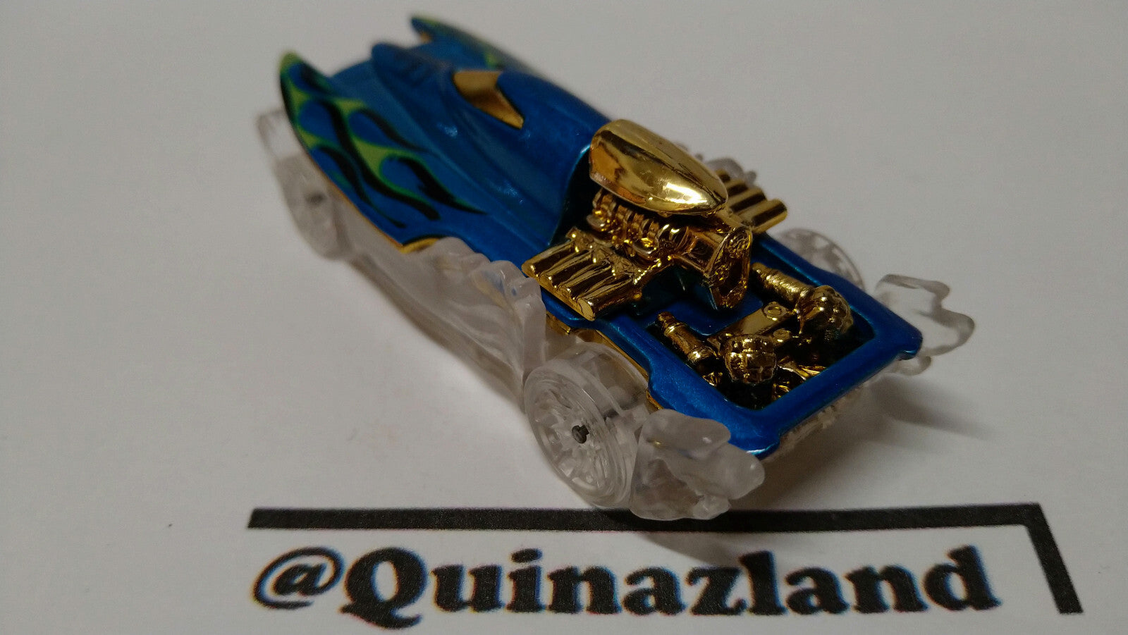 Hot Wheels Mad splash 2012-029  (A11)