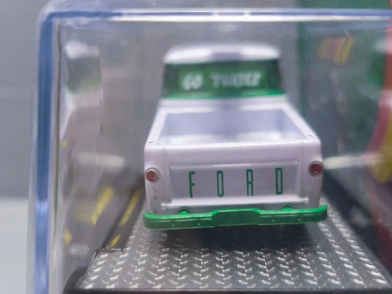 M2 Machines 1965 Ford Econoline Truck Turtle Wax Gasser, white/green (NG52)